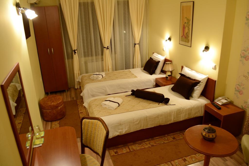 Hotel Pine Skopje Room photo